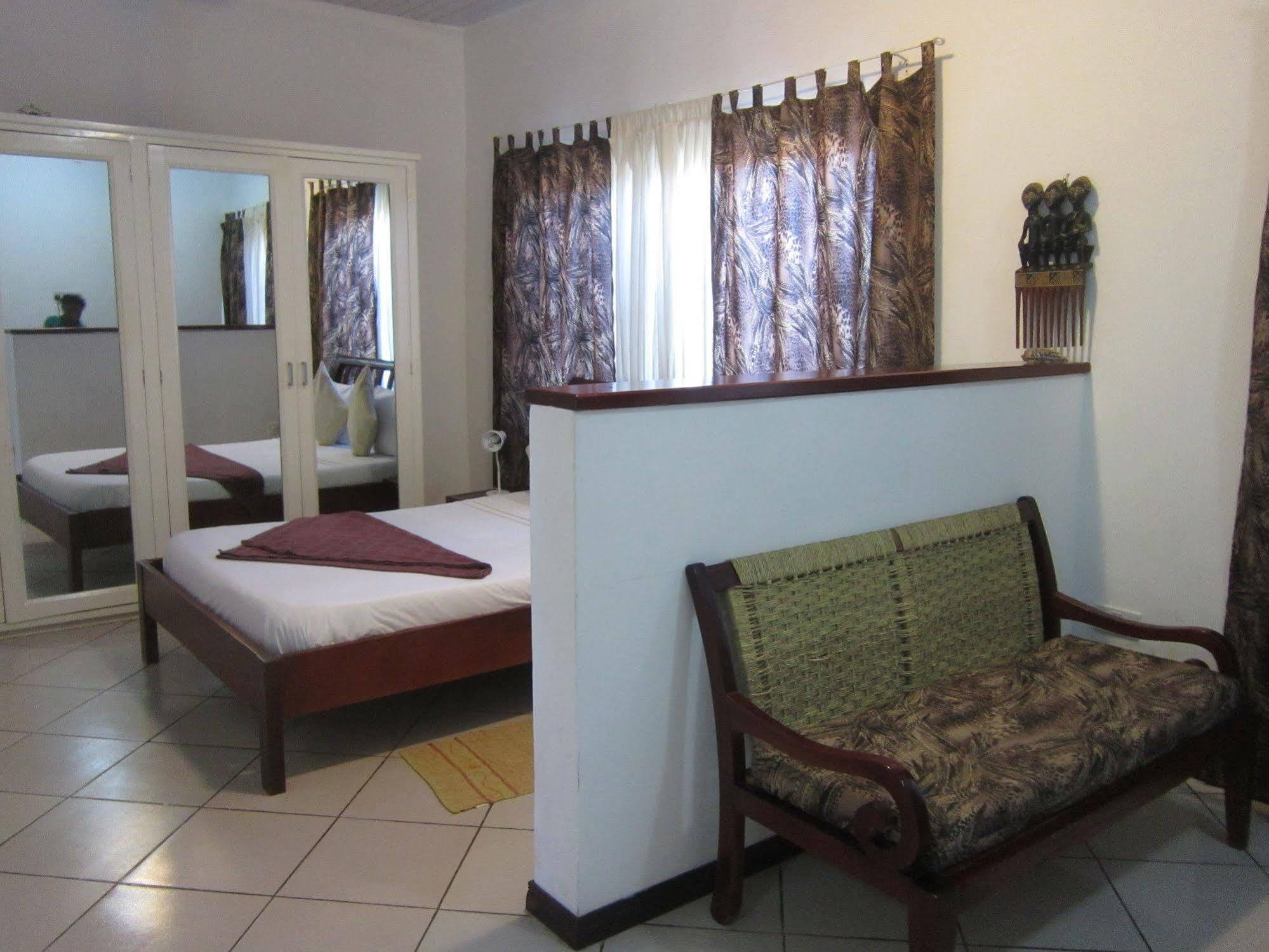 Laparadiseinn Accra Extérieur photo