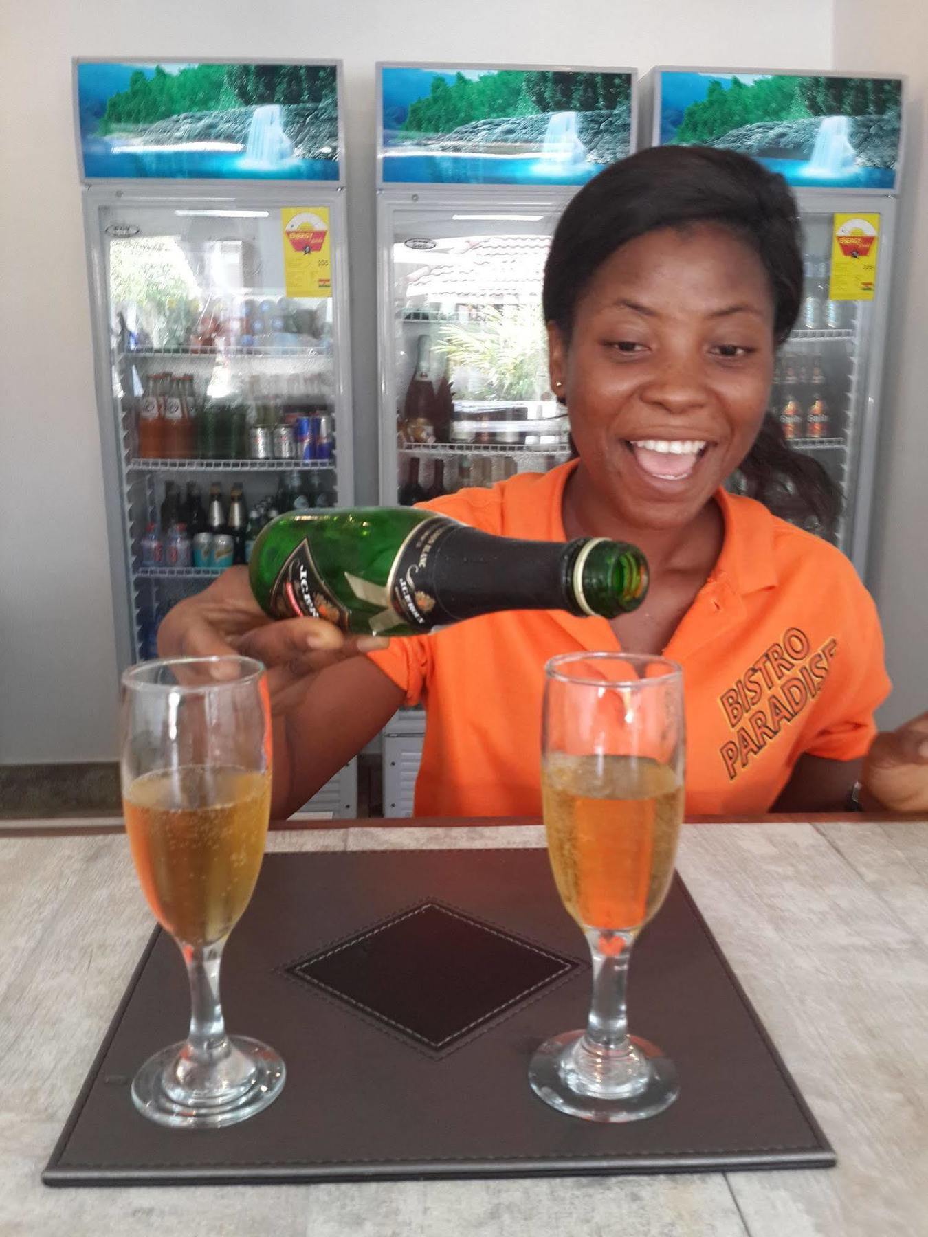 Laparadiseinn Accra Extérieur photo